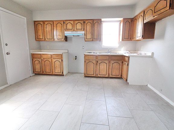 5th image of 124 Keeny Ct #124