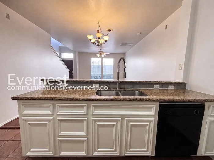 1625 Oneil St — Photo 6