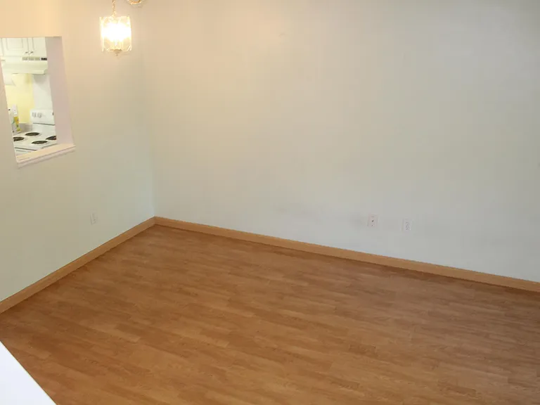 10 Village Brook Ln — Photo 11