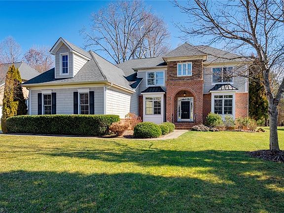 2nd image of 2720 Edenridge Dr
