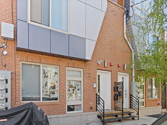 2nd image of 2021 E Susquehanna Ave APT 3