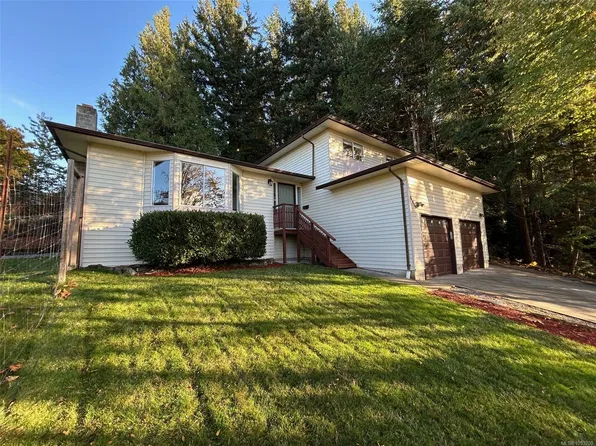 899 Cecil Blogg Dr, Colwood, BC V9C 3J2