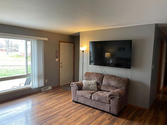 4th image of 2803 Hamstrom Rd