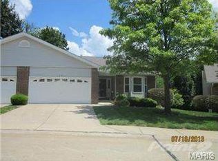 229 Southern Oaks Dr, Saint Charles, MO 63303