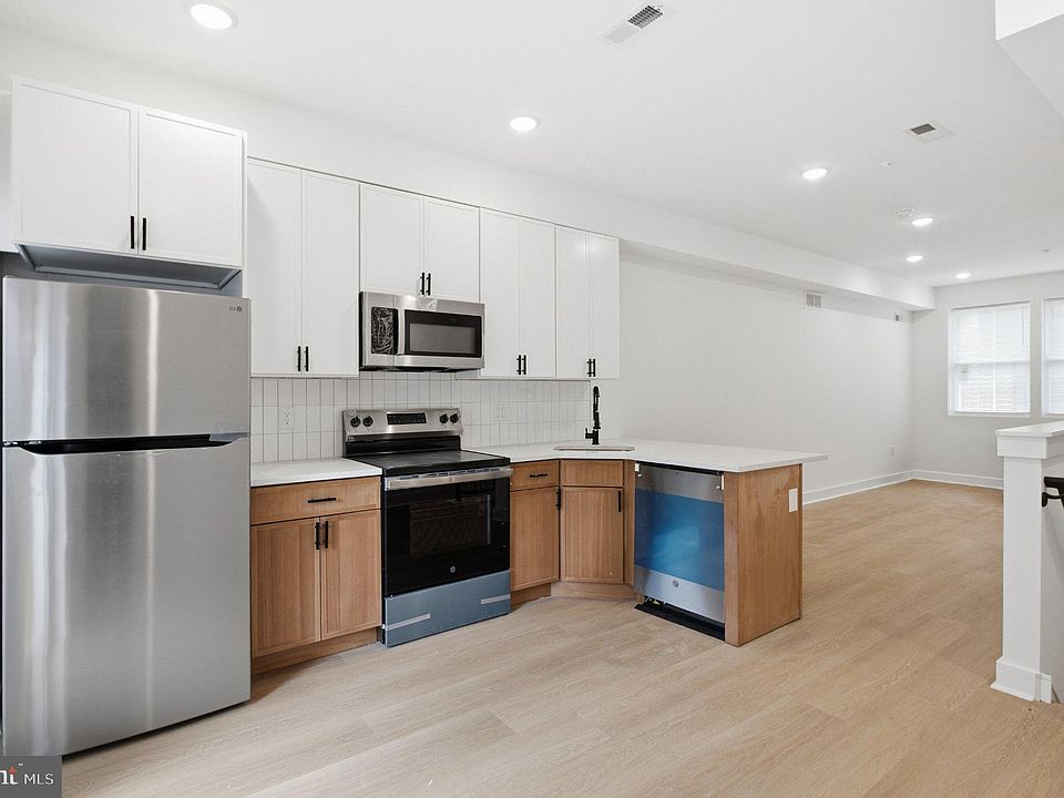 1st image of 1019 W Orleans St