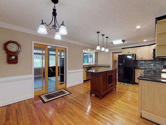 4th image of 153 Misty Woods Dr