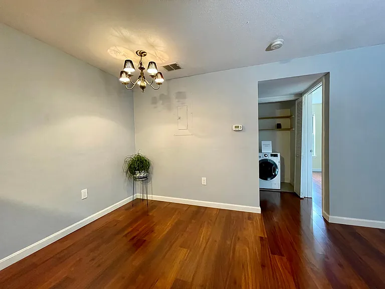 6 Squire Ct #2 — Photo 13