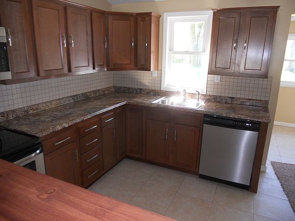 4th image of 920 Dover Dr