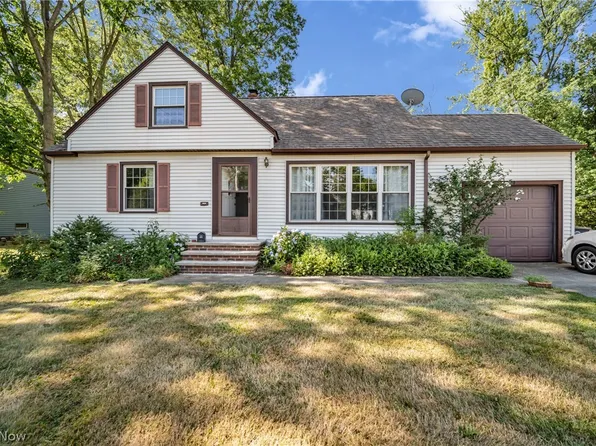 4980 Corliss Rd, Lyndhurst, OH 44124