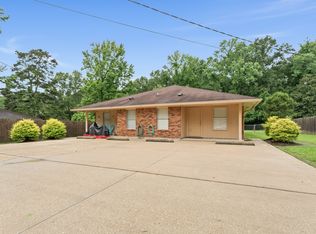29511 Burns Ln, Walker, LA 70785