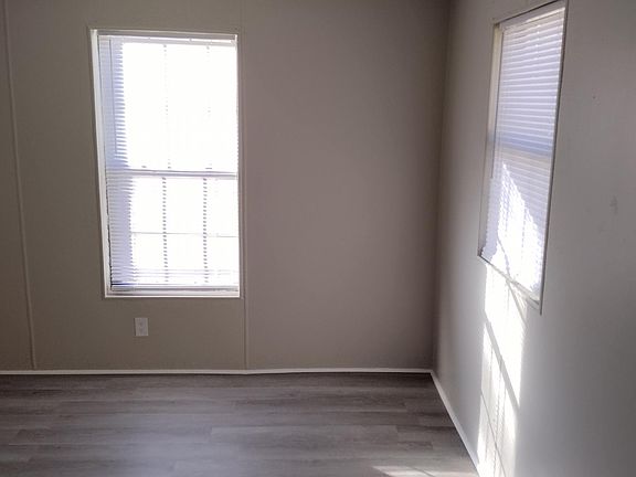 4th image of 11129 Flamingo Ave