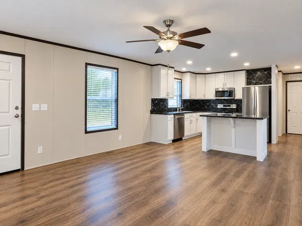 2411 SE Summer Park Dr, Ankeny, IA 50021