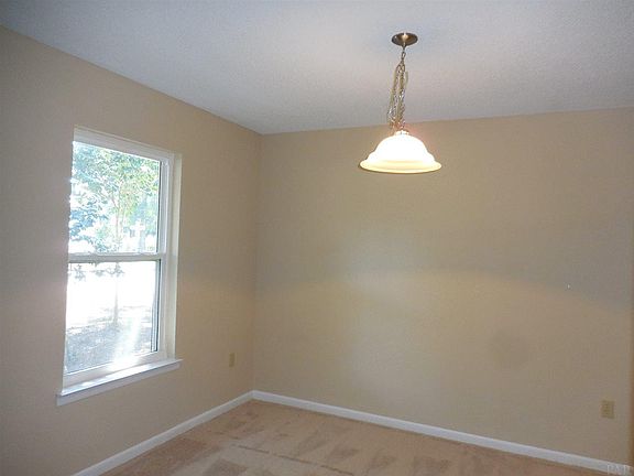 5th image of 4995 Woodcliff Dr