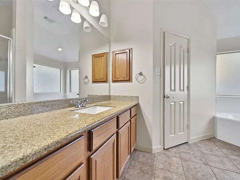 32026 Annice Ln — Photo 11