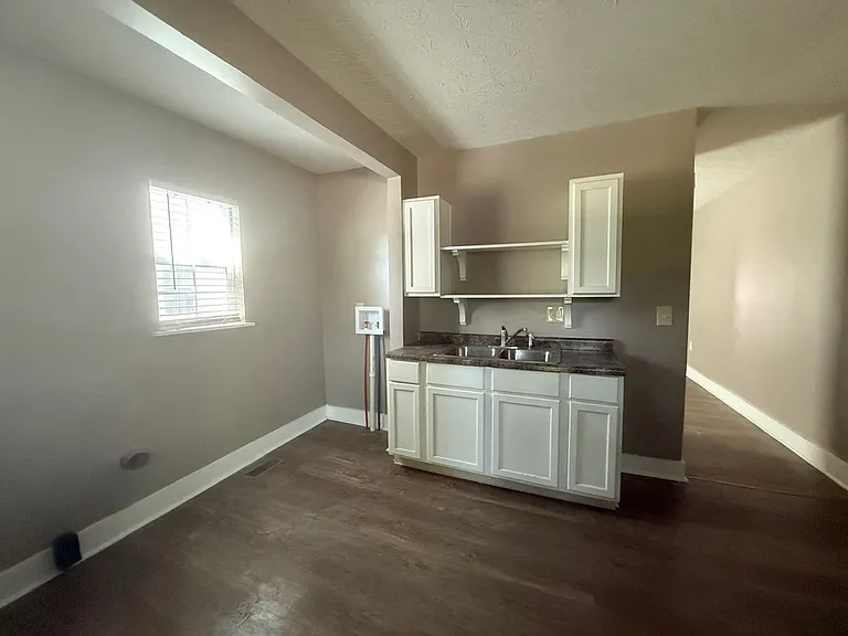 625 N Tacoma Ave — Photo 10
