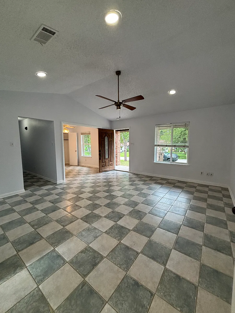 Building Photo - 3904 7th St