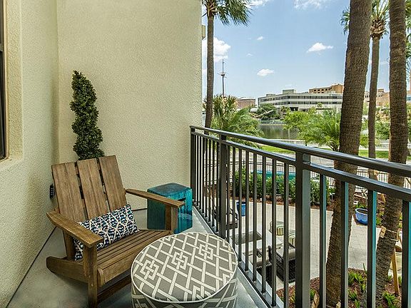 3rd image of 321 Bayshore Blvd