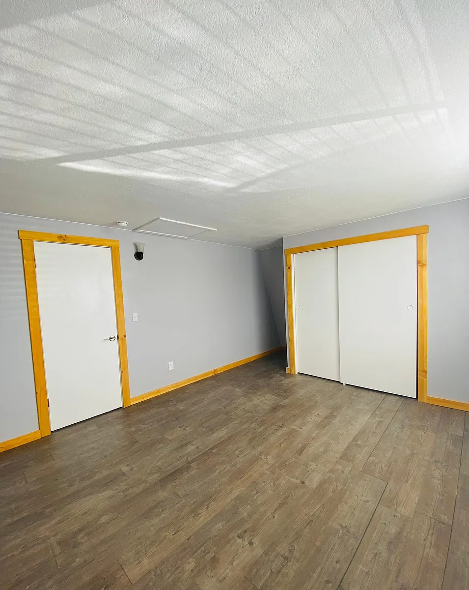 Building Photo - 878 Pinon Ln