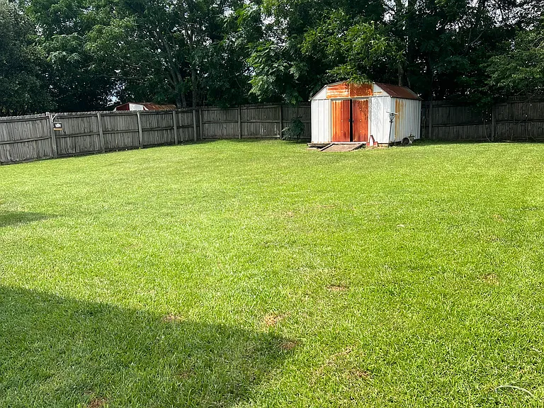 412 Fulton Dr — Photo 7