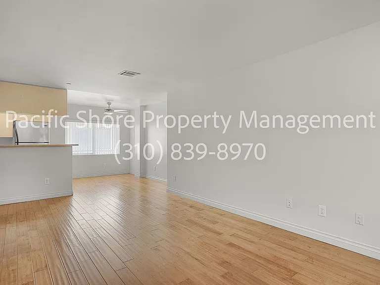 Motor Apartments — Photo 2