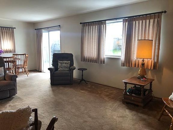2nd image of 3422 California St