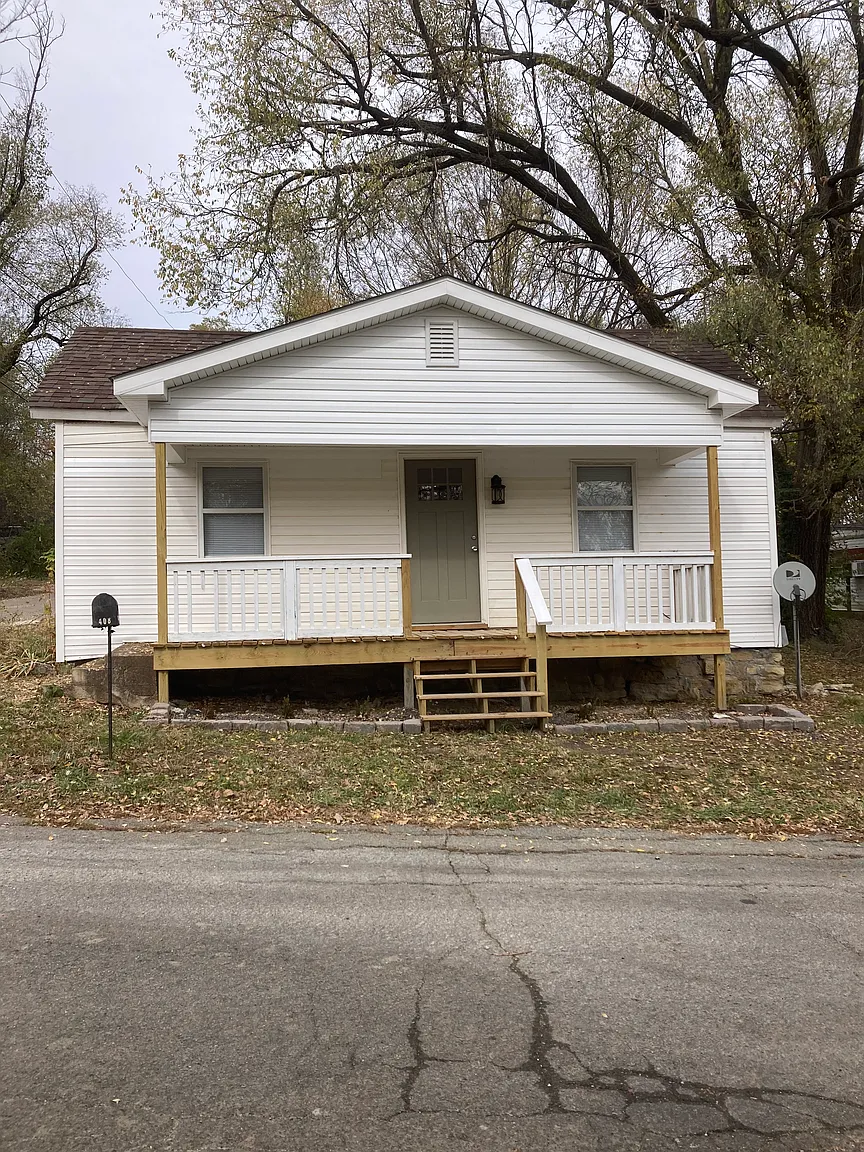 408 Evans Row photo 1