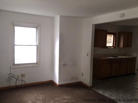 4th image of 110 Franklin St