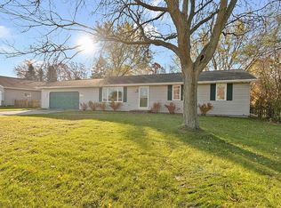 2854 Greenbrier Rd, Green Bay, WI 54311