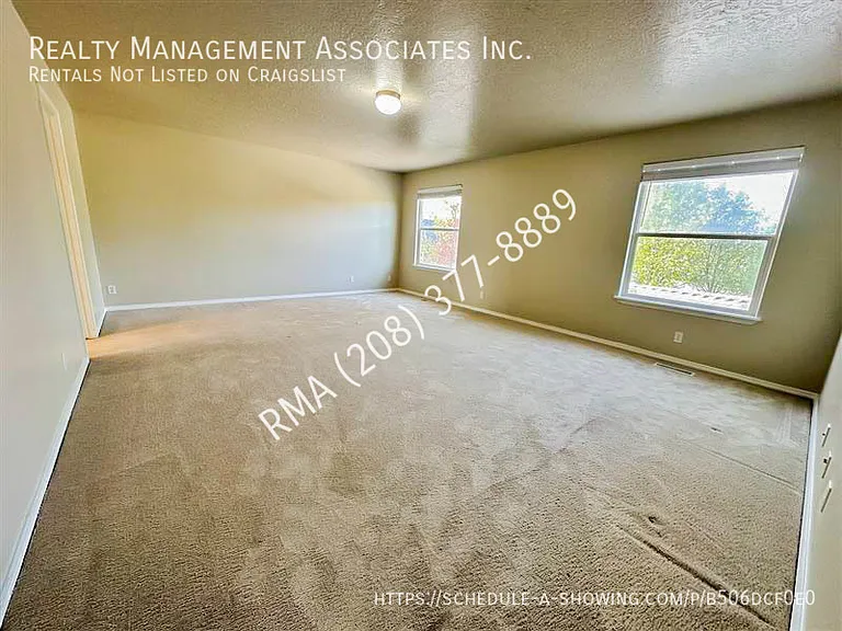 3027 N Betula Ave — Photo 9