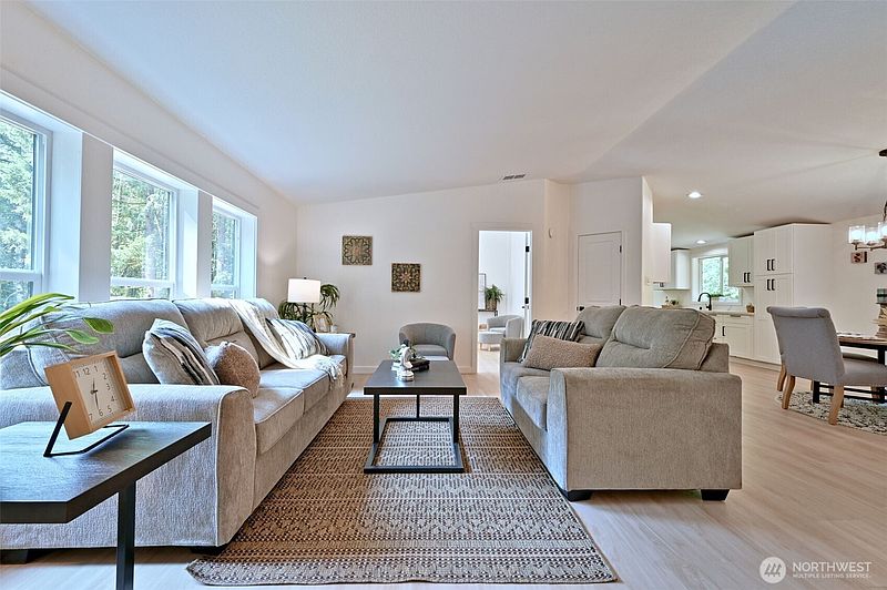 3rd image of 5189 SW Paradise Lane