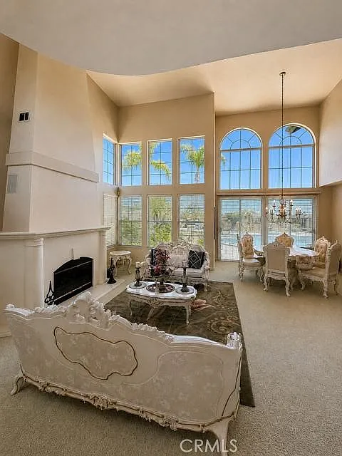4 bed, 3119 sqft, $6,200 — Photo 2