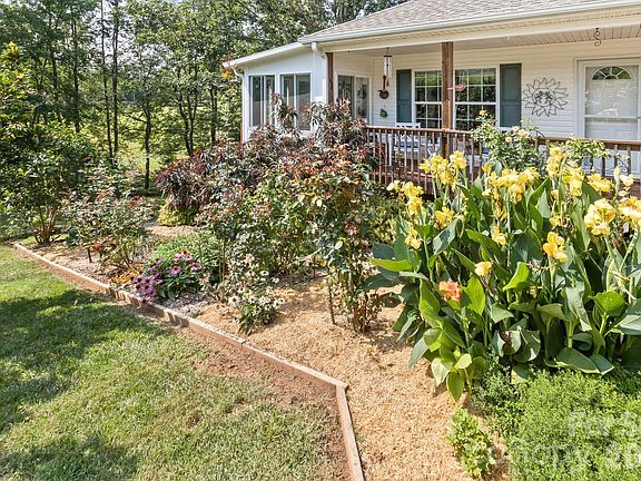 5th image of 11 Dusty Ln
