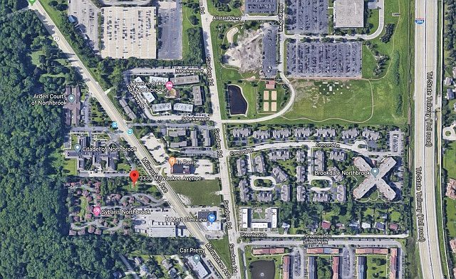 2nd image of 3330 Milwaukee Ave