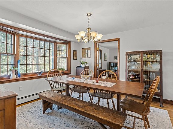4th image of 24 Candlewood Dr