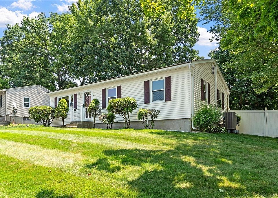 1st image of 5 Aspen Rd