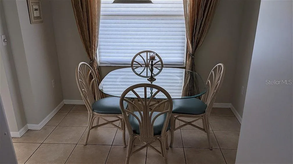 2 bed, 2.0 bath, 1106 sqft, $4,750 — Photo 2