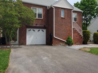 297 Tom Hunter Rd, Fort Lee, NJ 07024