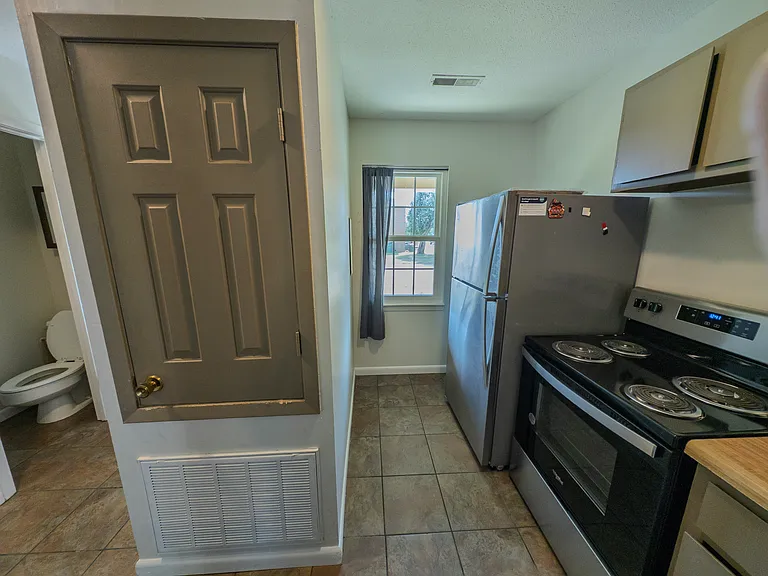 707 Walker Rd — Photo 11