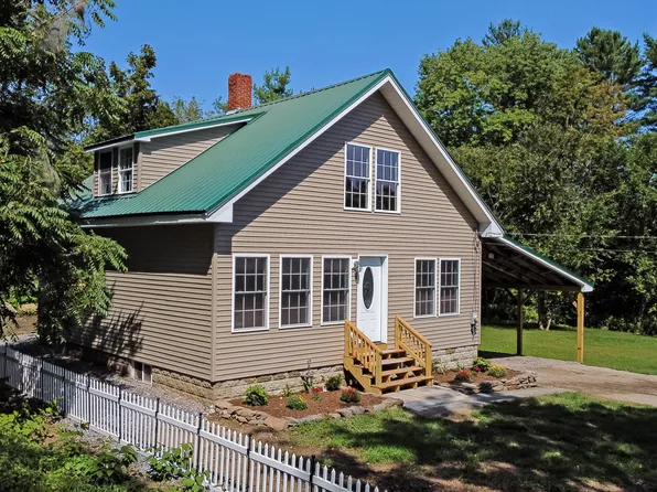 10 Morrill Street, Buckfield, ME 04220