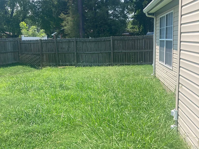 610 Barbara Ct — Photo 9