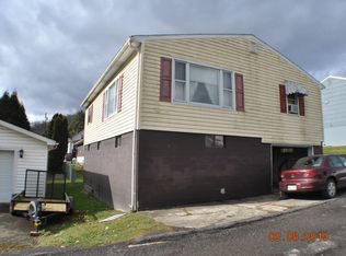 109 1/2 Howard St, Clarksburg, WV 26301