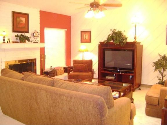 3rd image of 402 Washington Dr