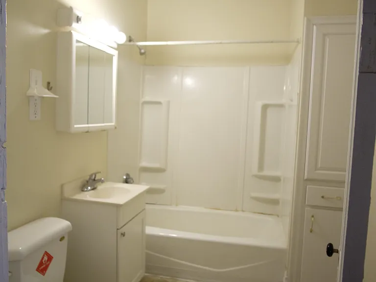 2413 Dupont Ave S #3 — Photo 3
