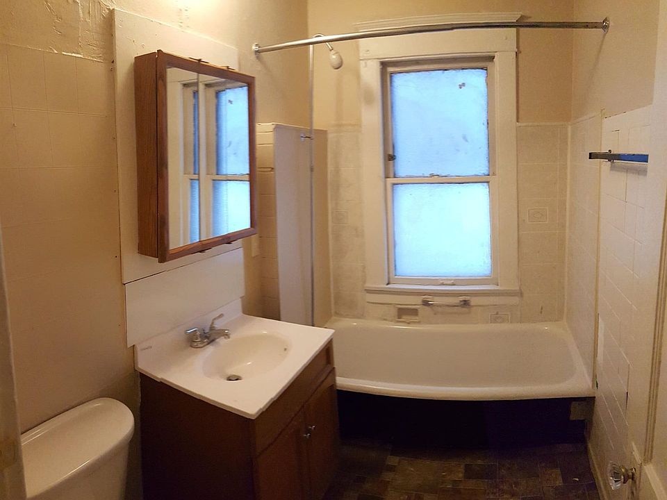 2nd image of 2577 N 44th St #A