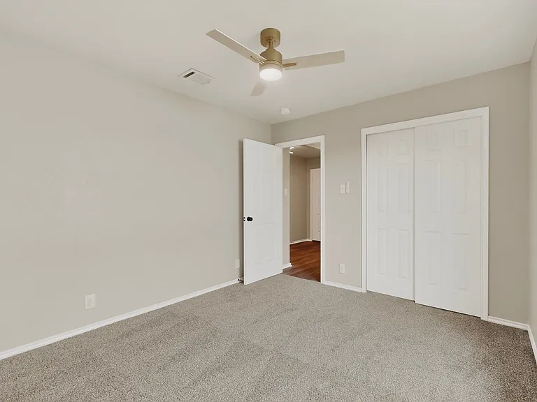 819 Six Iron — Photo 30