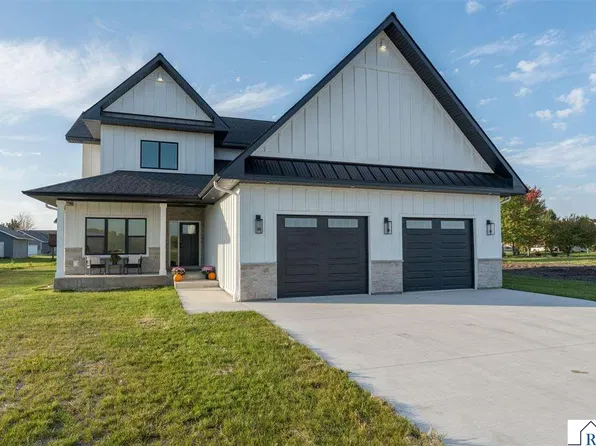 1921 Denali Dr, North Mankato, MN 56003