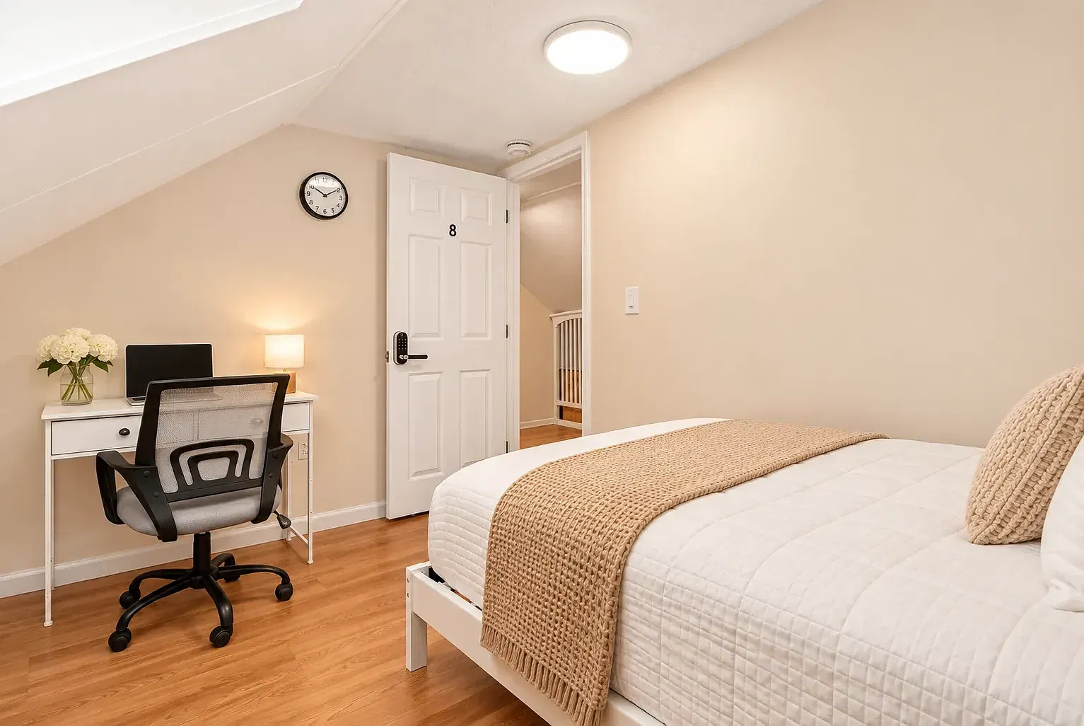 5 bed, 2614 sqft, $1,000 — Photo 4