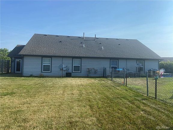 3rd image of 1642-1644 Tamworth Cir