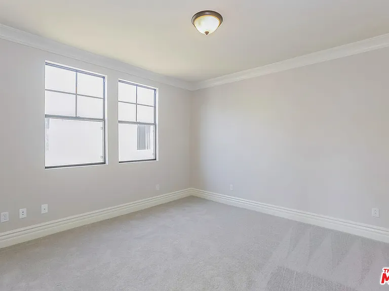 12026 Hoffman St #402 — Photo 18
