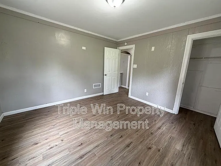 802 Rolwes Ave — Photo 25